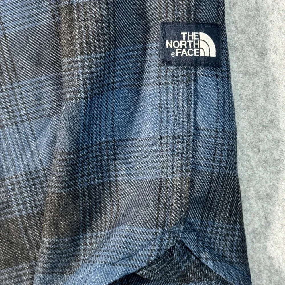 The North Face ThermoCore Flannel Blue Plaid Shirt XL with Secure Travel Pocket